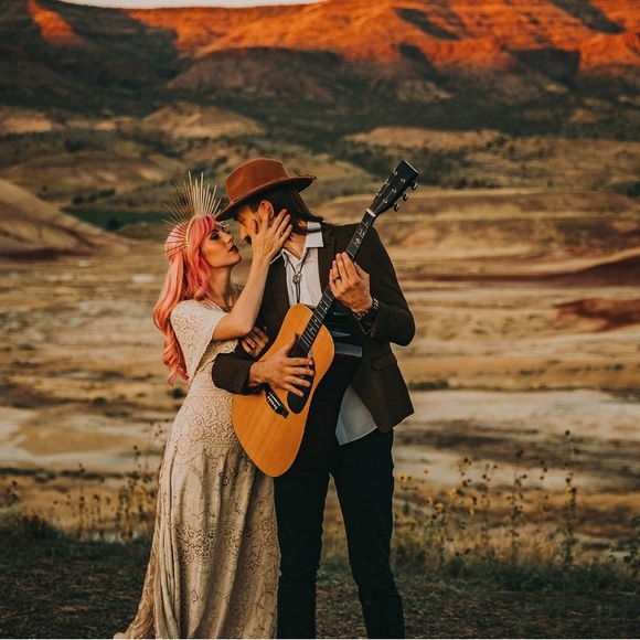 Gold Halo Crown Headpiece - Picture 3 of 6